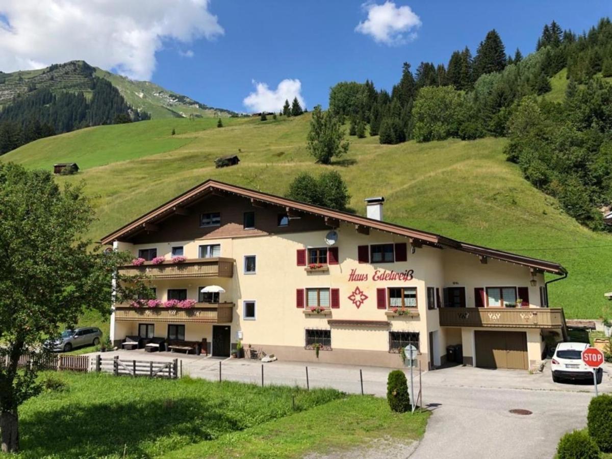 Pension & Ferienwohnungen Haus Edelweiss Holzgau Esterno foto